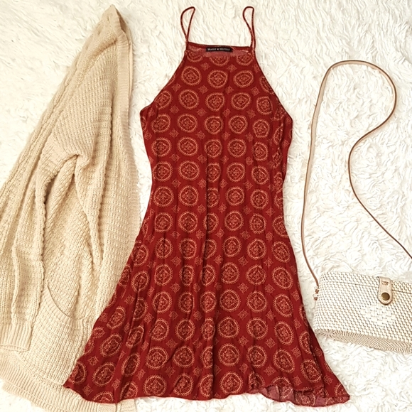 Brandy Melville Dresses & Skirts - 🏷BRANDY MELVILLE WINE CREAM GOLD FLOWY DRESS